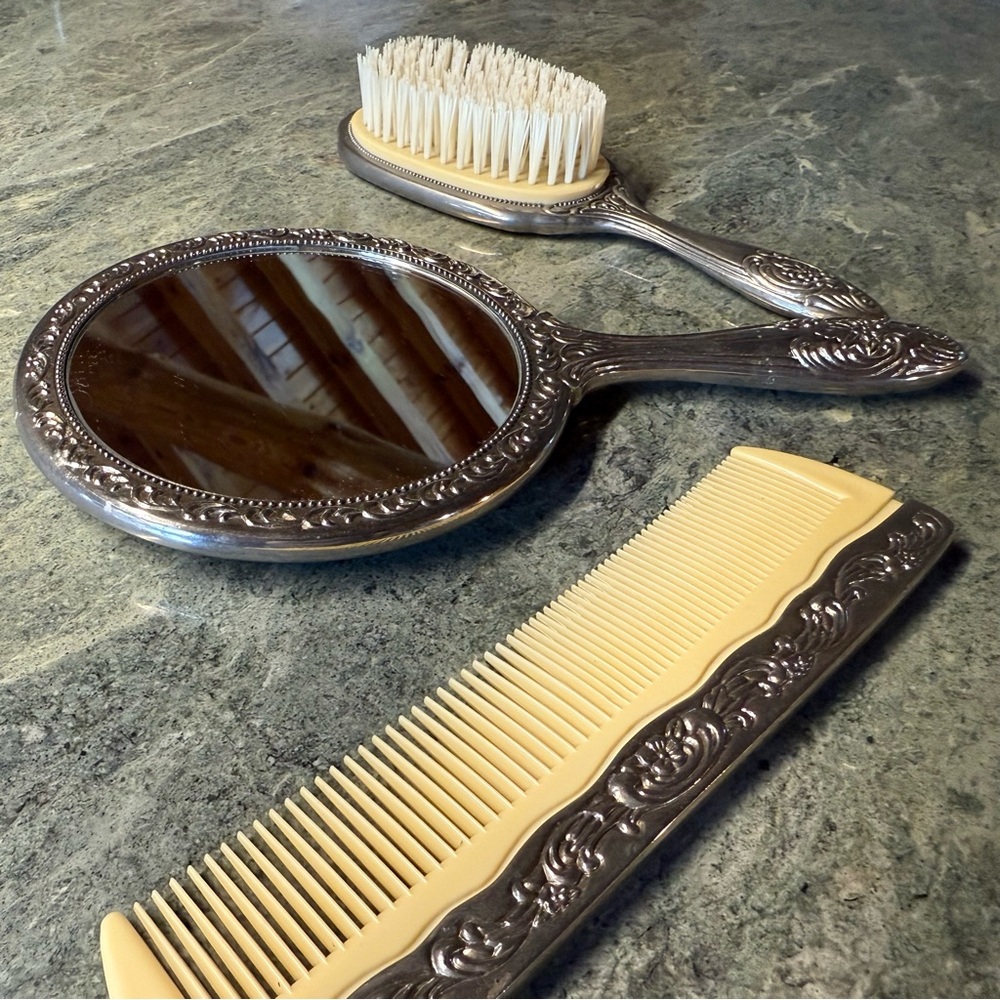 Vintage Victorian Silver Plated Vanity Set